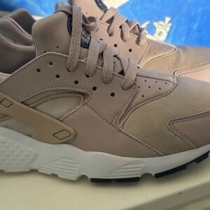 Nike Air Huarache Run rose gold 7 Youth